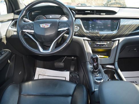 Used 2020 Cadillac XT6 Premium Luxury AWD/4WD image 3