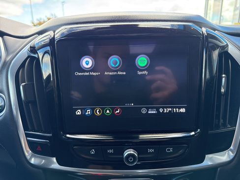 Used 2021 Chevrolet Traverse RS image 25