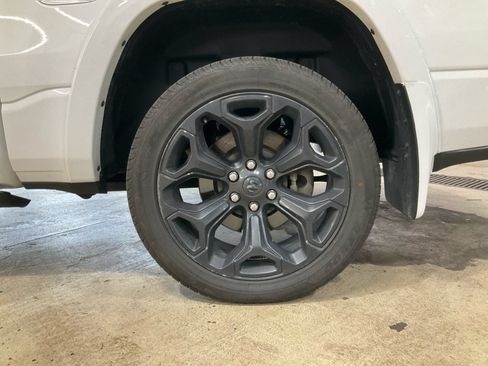 Used 2023 RAM 1500 Limited AWD/4WD image 18