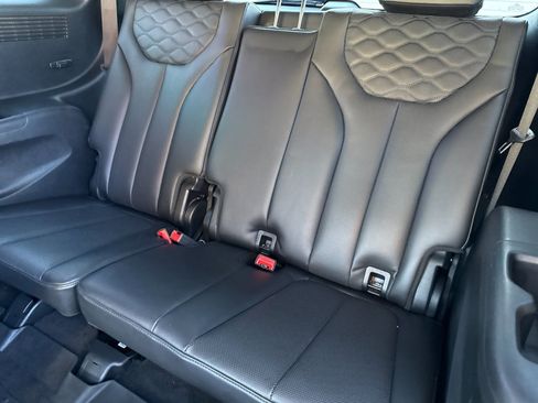 Used 2021 Hyundai Palisade Limited image 16