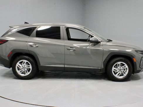 Used 2025 Hyundai Tucson SE FWD image 5