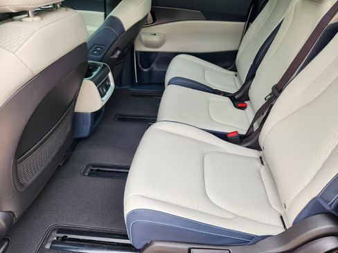 New 2026 Kia Carnival SX Prestige FWD image 24