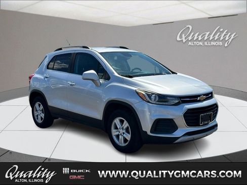 Used 2018 Chevrolet Trax LT w/ LT Convenience Package AWD/4WD image 1
