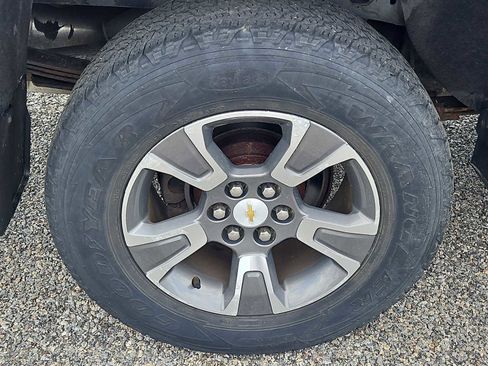 Used 2015 Chevrolet Colorado Z71 AWD/4WD image 8