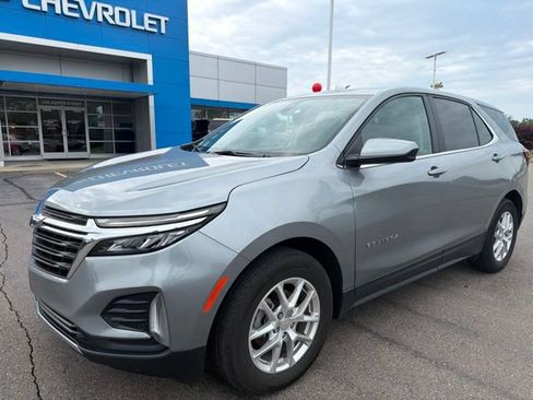 Used 2024 Chevrolet Equinox LT w/ LPO, Floor Liner Package FWD image 1