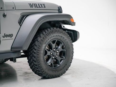 Used 2023 Jeep Wrangler Willys image 9