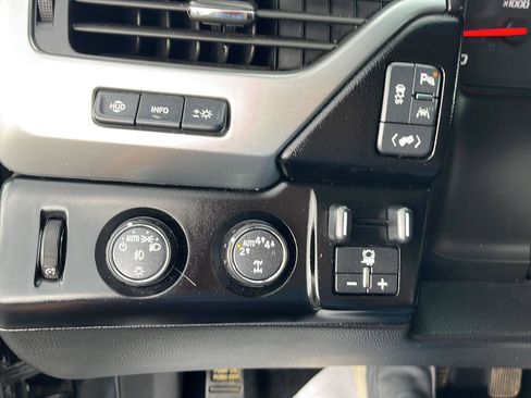 Used 2019 Chevrolet Tahoe Premier AWD/4WD image 13