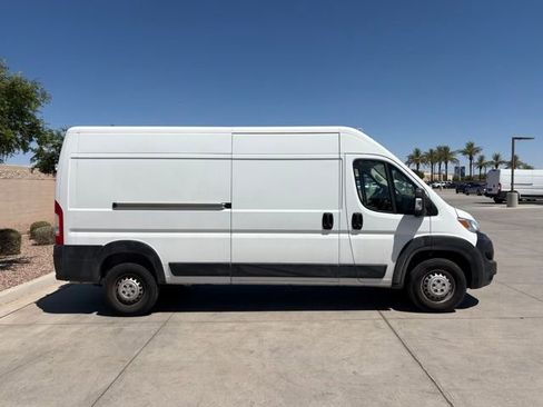 Used 2025 RAM ProMaster 2500 w/ Convenience Group FWD image 5