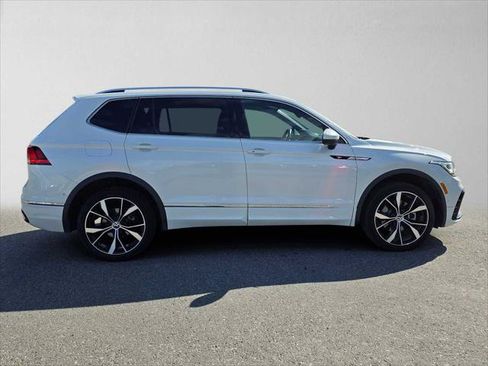 Used 2023 Volkswagen Tiguan SEL R-Line AWD/4WD image 2