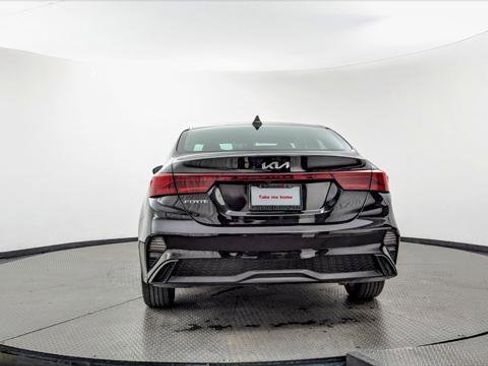 Used 2024 Kia Forte LXS image 7