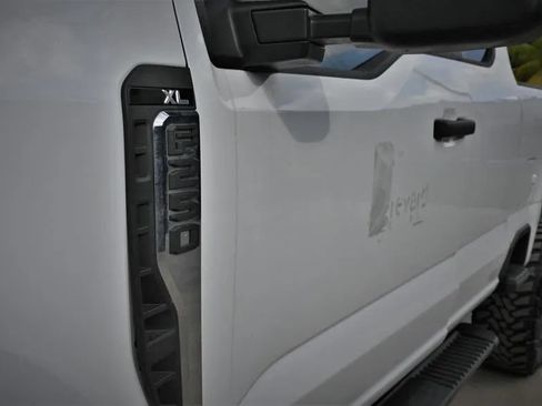 Used 2024 Ford F250 XL w/ FX4 Off-Road Package AWD/4WD image 10