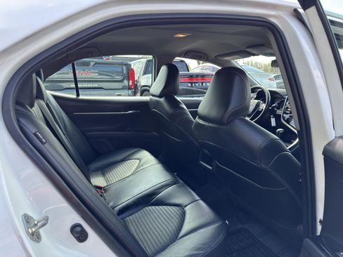 Used 2020 Toyota Camry SE image 38