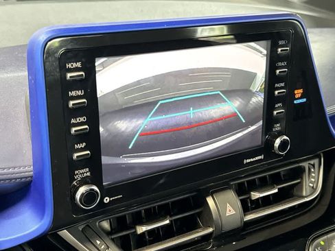 Used 2022 Toyota C-HR XLE FWD image 19