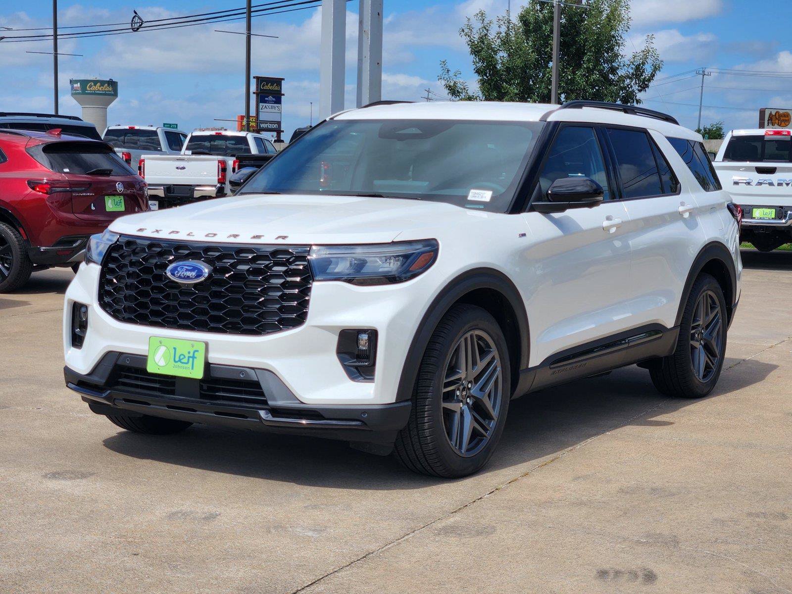 New 2026 Ford Explorer ST-Line w/ ST-Line Street Pack RWD image 2
