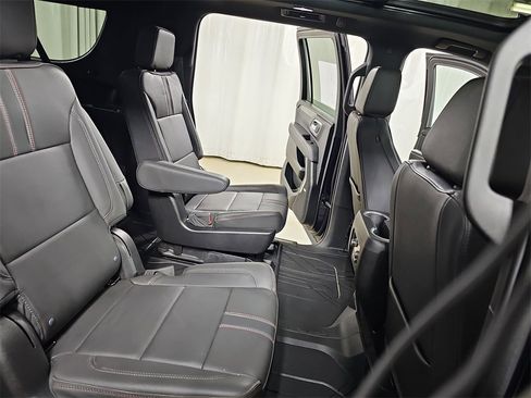 Certified 2024 Chevrolet Suburban RST w/ Luxury Package image 17