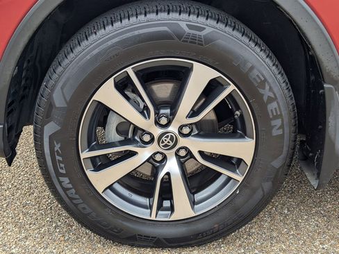 Used 2017 Toyota RAV4 XLE image 9