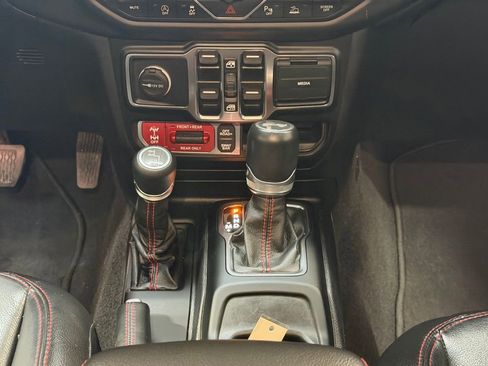 Used 2021 Jeep Wrangler Unlimited Rubicon image 16