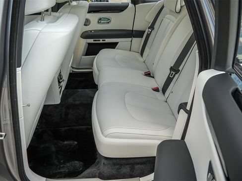 New 2025 Rolls-Royce Ghost image 40