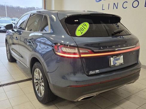 Used 2019 Lincoln Nautilus Select image 16