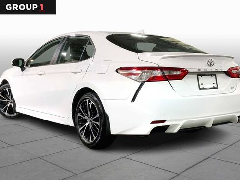 Certified 2020 Toyota Camry SE image 11