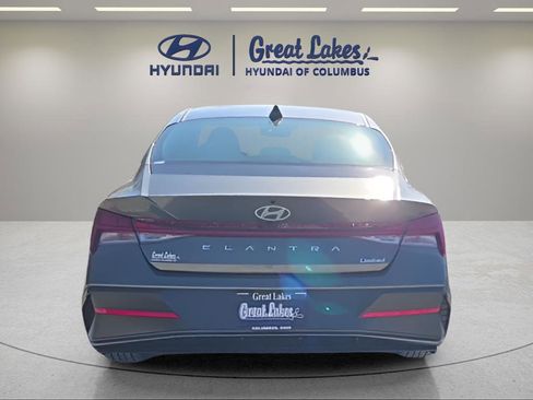 New 2026 Hyundai Elantra Limited FWD image 5