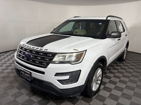 Used 2016 Ford Explorer 4WD image 3