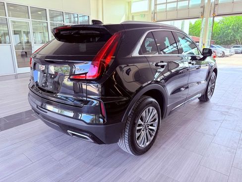 Used 2025 Cadillac XT4 Premium Luxury FWD image 5