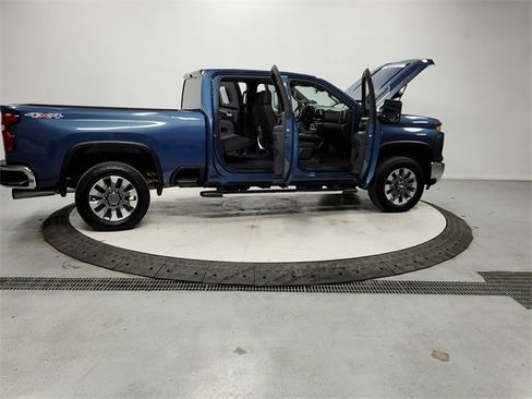 Used 2024 Chevrolet Silverado 2500 LT w/ Texas Edition image 16