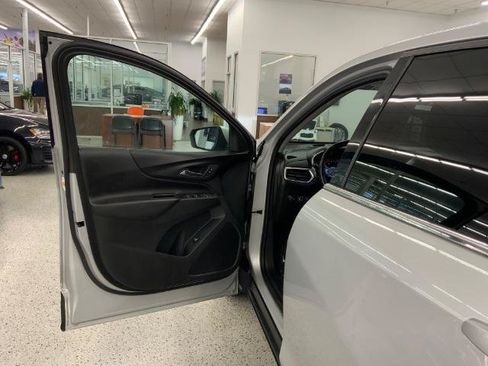 Used 2020 Chevrolet Equinox LT w/ Driver Convenience Package FWD image 28