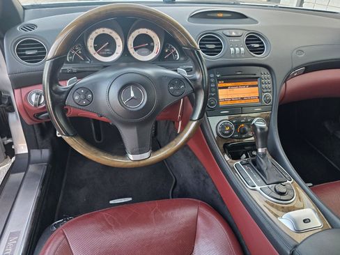 Used 2011 Mercedes-Benz SL 550 w/ Premium I Pkg image 24