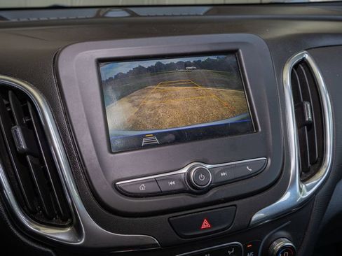 Used 2019 Chevrolet Equinox LT FWD image 18