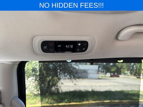 Used 2024 Chrysler Pacifica Touring-L FWD image 30