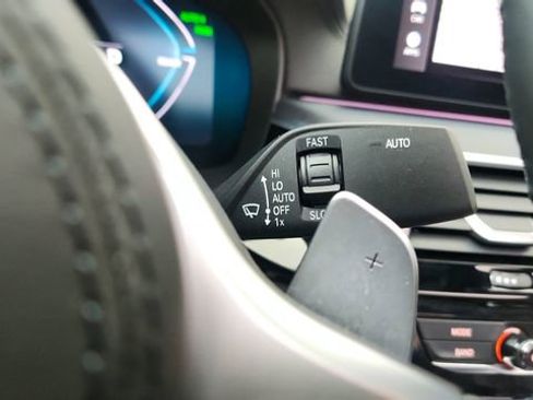 Used 2022 BMW 530e xDrive w/ Executive Package image 45