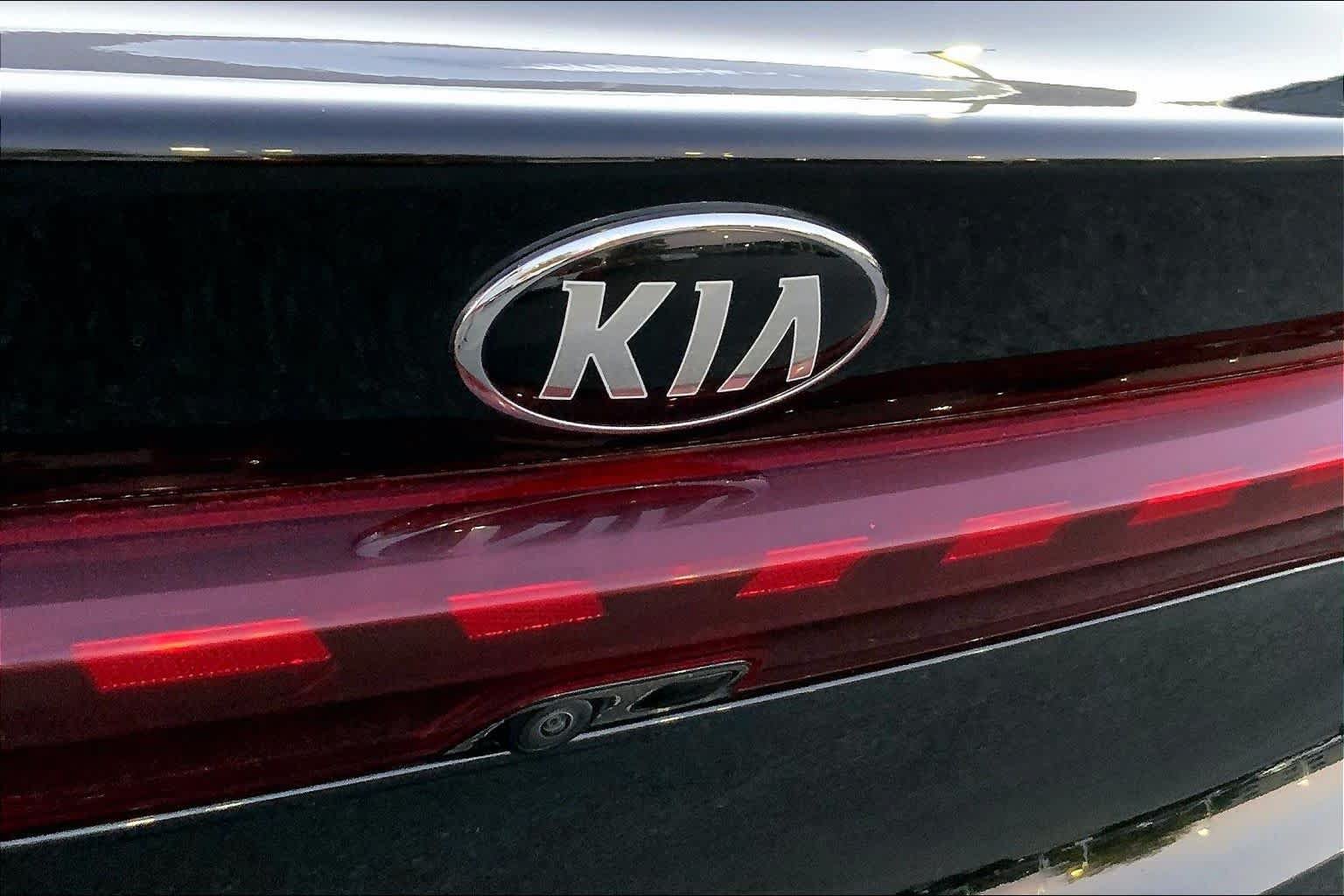 Used 2021 Kia K5 LX FWD image 9