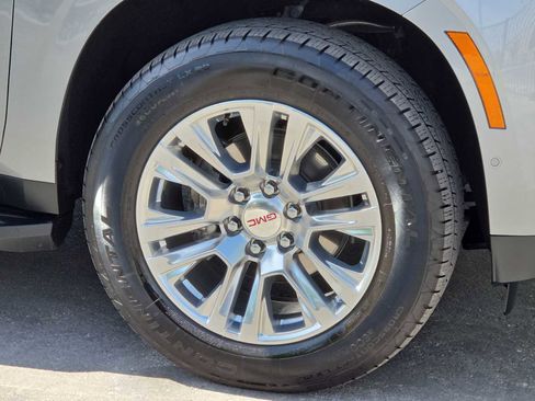 Used 2025 GMC Yukon Denali image 12