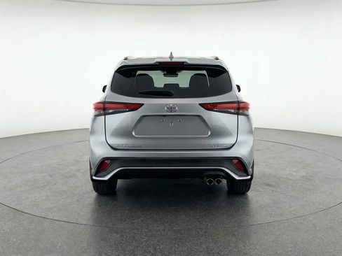 Used 2025 Toyota Highlander XSE image 7