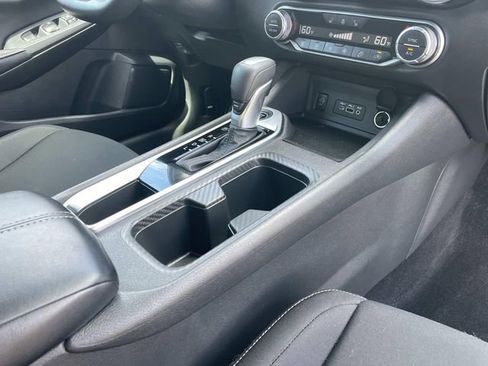 Used 2025 Nissan Sentra SV w/ All-Weather Package FWD image 37