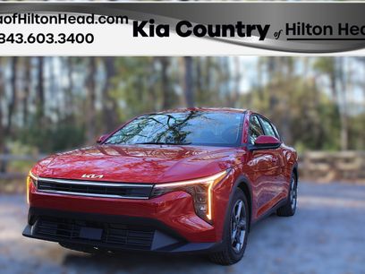 New 2025 Kia K4 LXS
