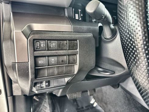 Used 2025 Toyota Tacoma SR5 image 18