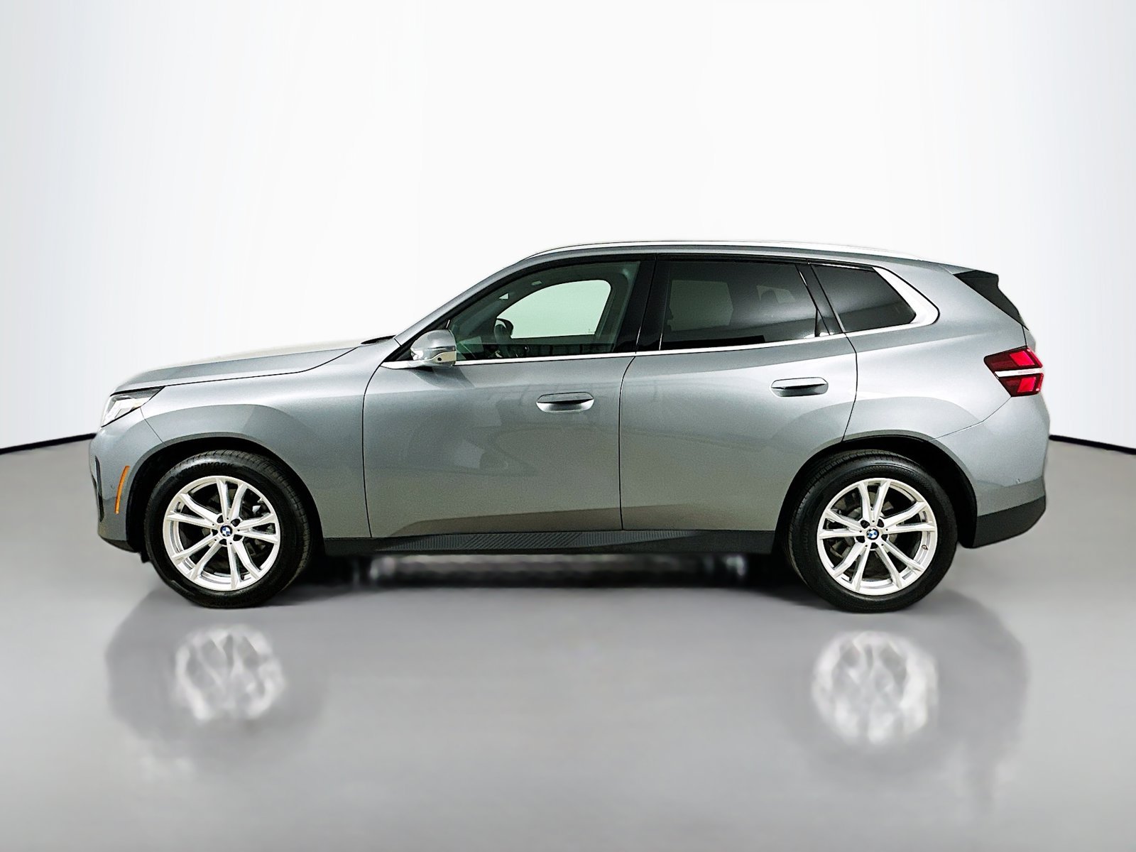 Used 2025 BMW X3 xDrive30i AWD/4WD image 8