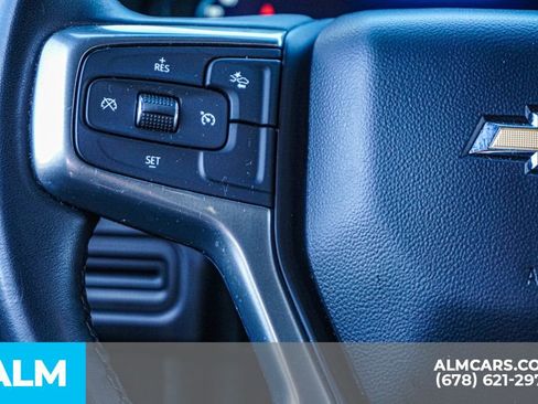 Used 2024 Chevrolet Suburban LT image 31