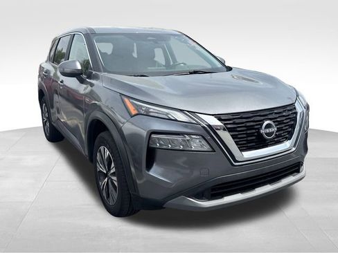 Used 2023 Nissan Rogue SV image 2