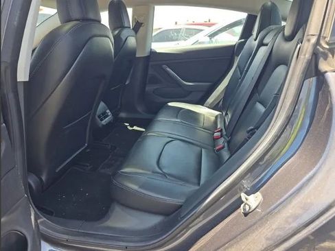Used 2018 Tesla Model 3 Long Range RWD image 4