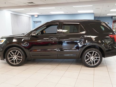 Used 2018 Ford Explorer Sport w/ Equipment Group 401A AWD/4WD image 2