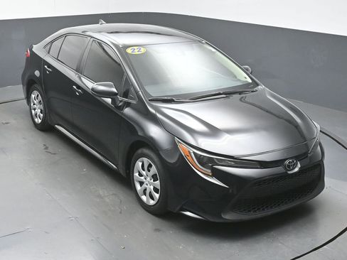 Used 2022 Toyota Corolla LE image 39