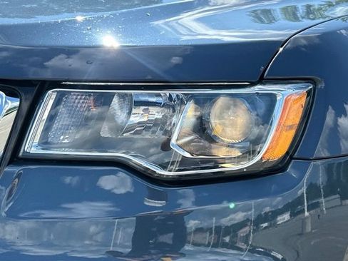 Used 2021 Jeep Grand Cherokee Limited AWD/4WD image 12