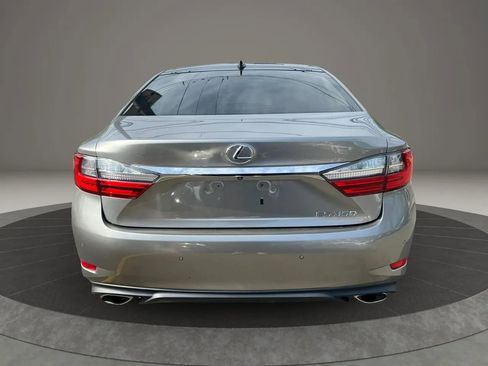 Used 2018 Lexus ES 350 w/ Luxury Package w/Wood Trim image 6