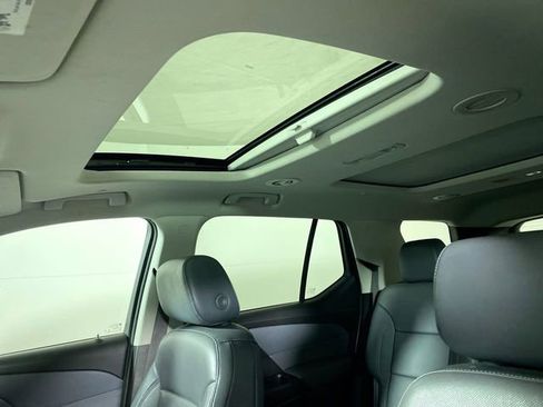 Used 2020 Chevrolet Traverse Premier image 19