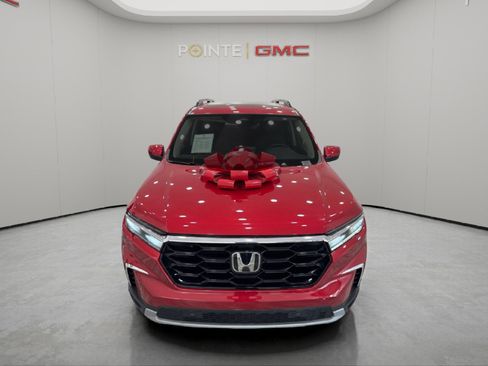 Used 2023 Honda Pilot Touring image 2