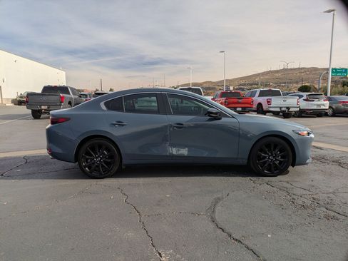 Used 2023 MAZDA MAZDA3 s image 2